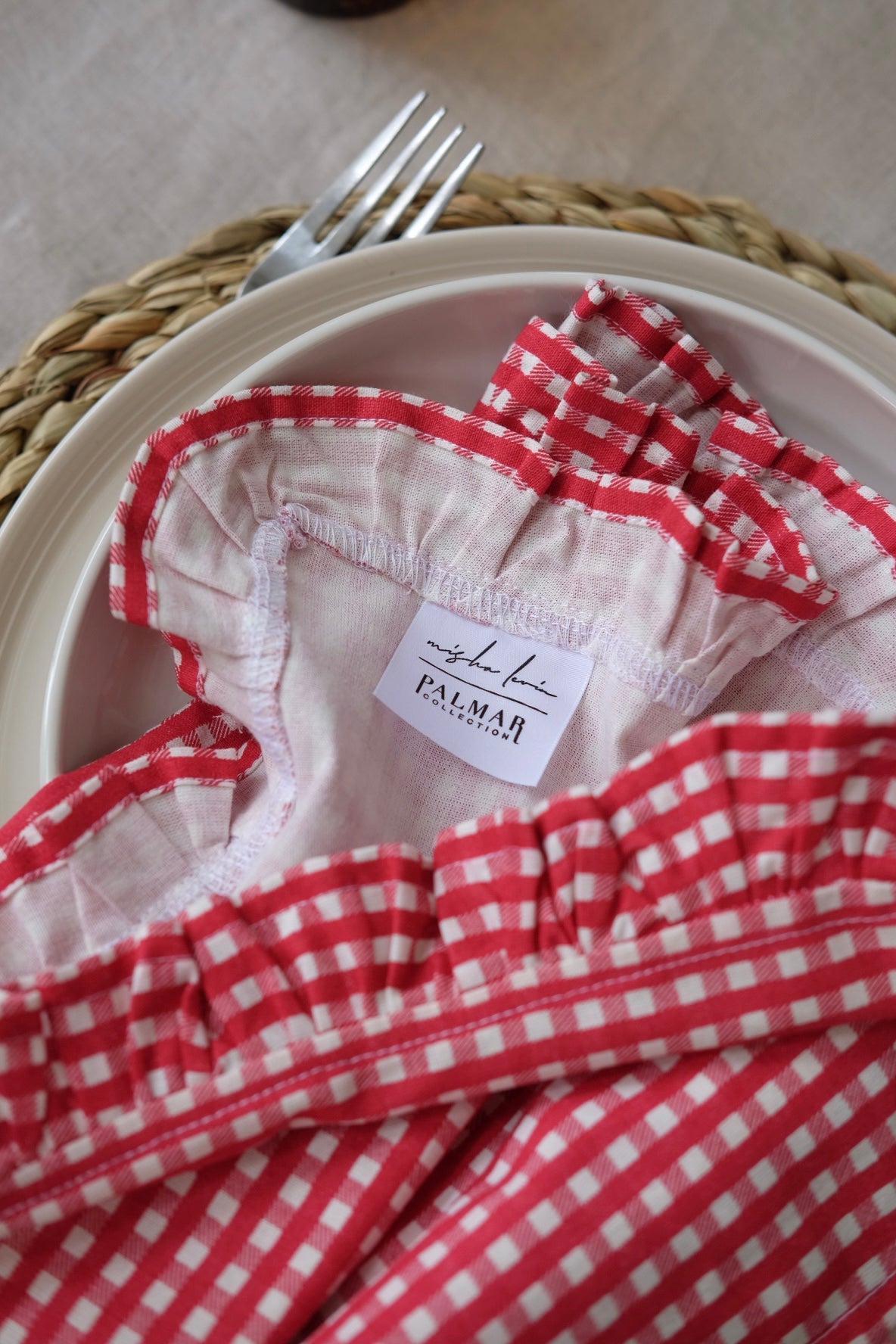 The red check frill napkin set