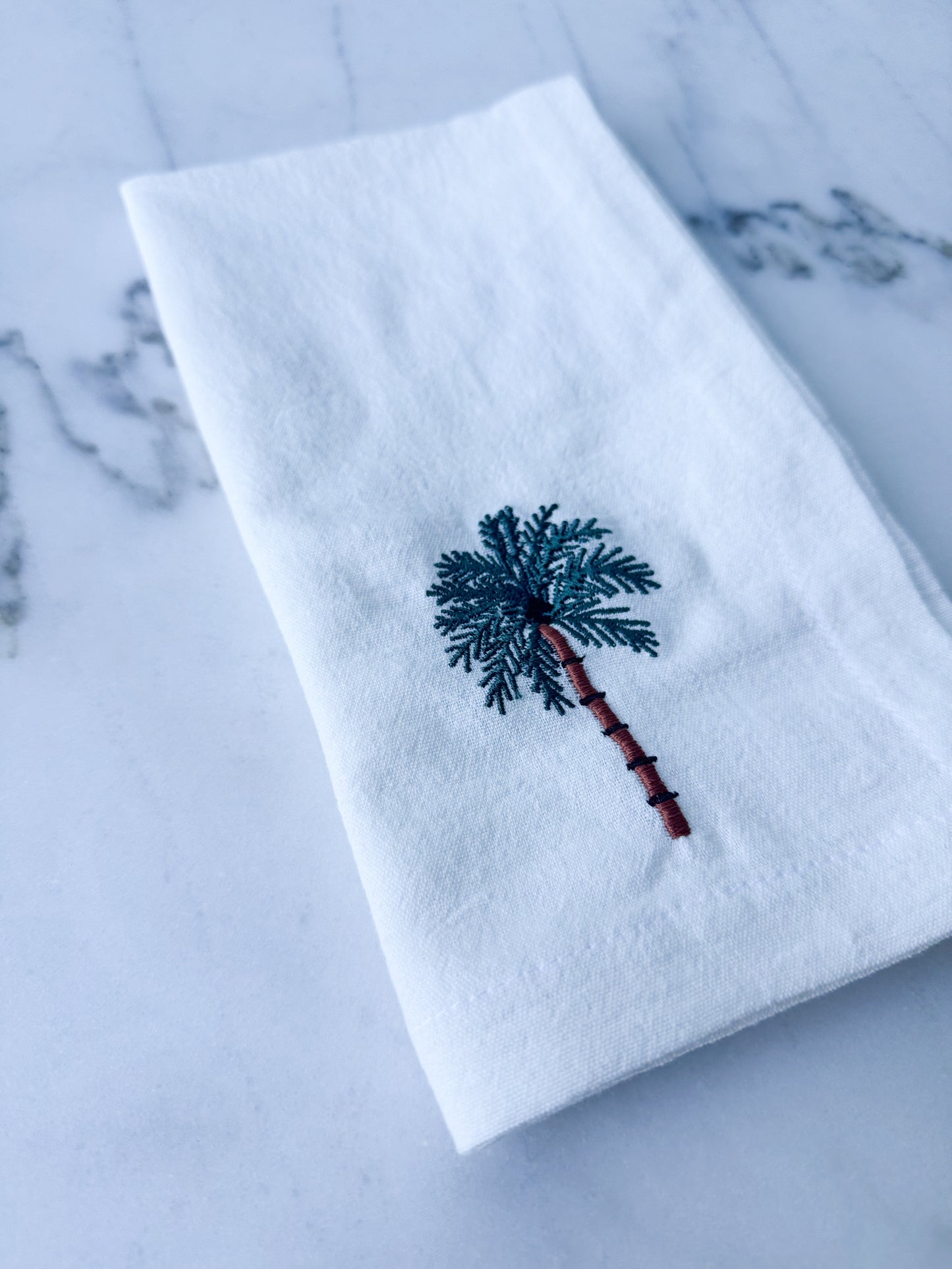 Embroidered palm tree napkin set