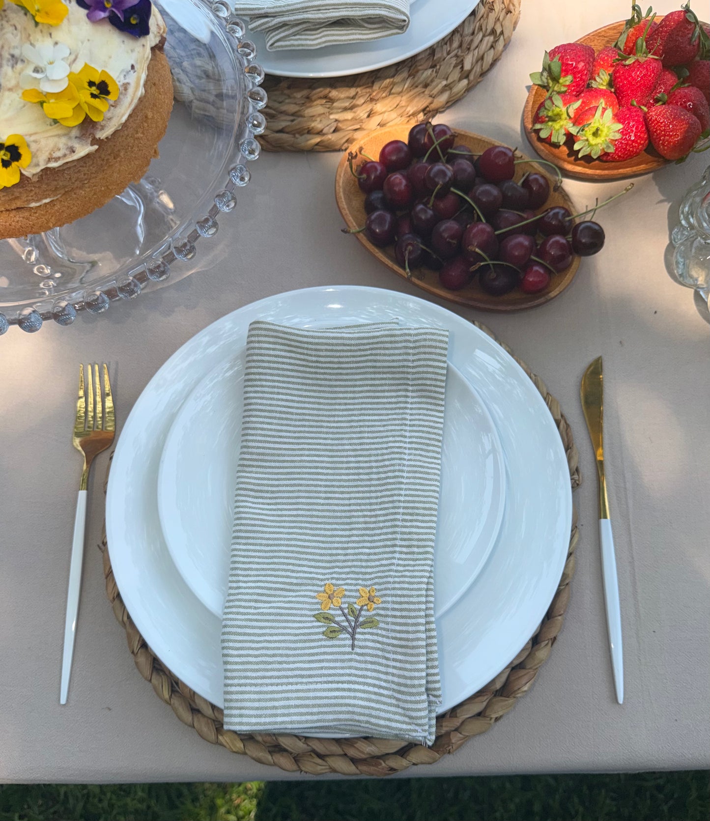 Flower embroidered napkins