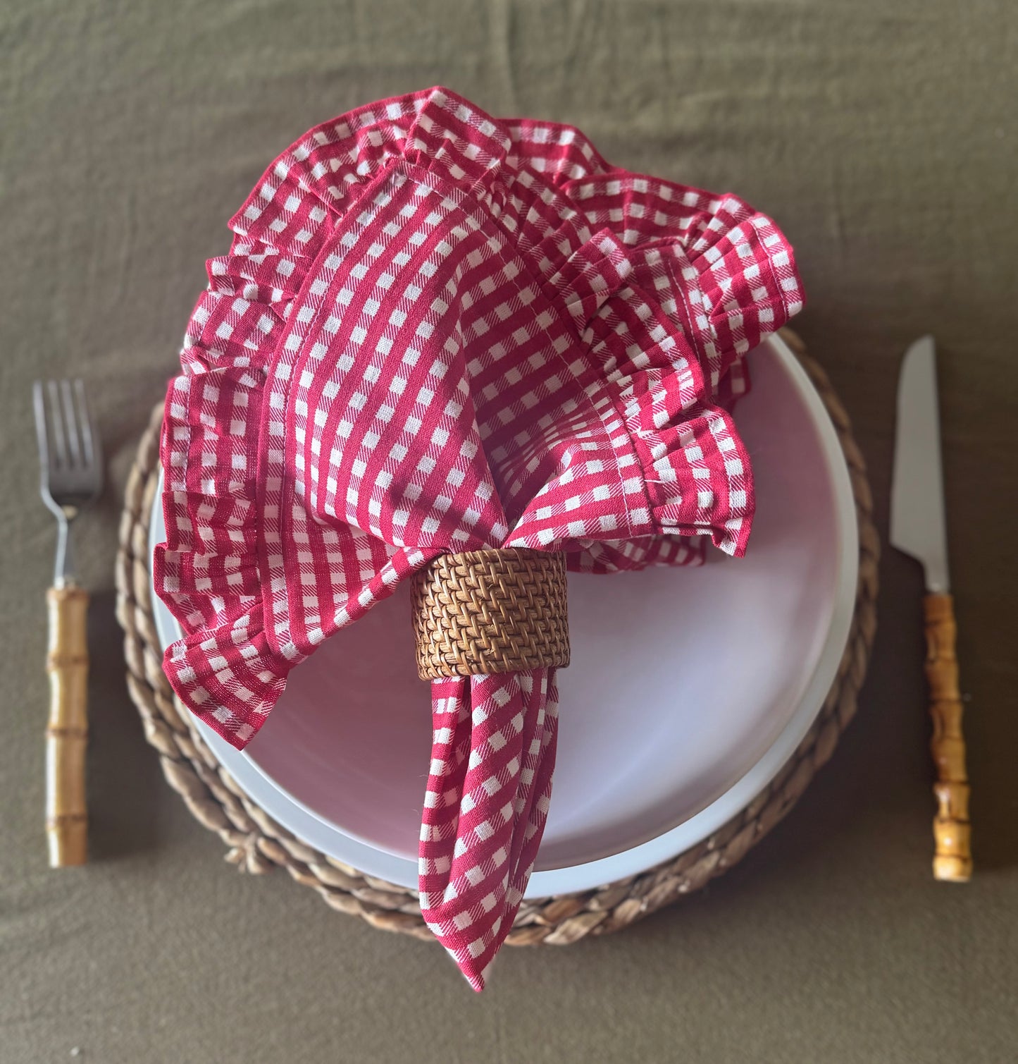 The red check frill napkin set