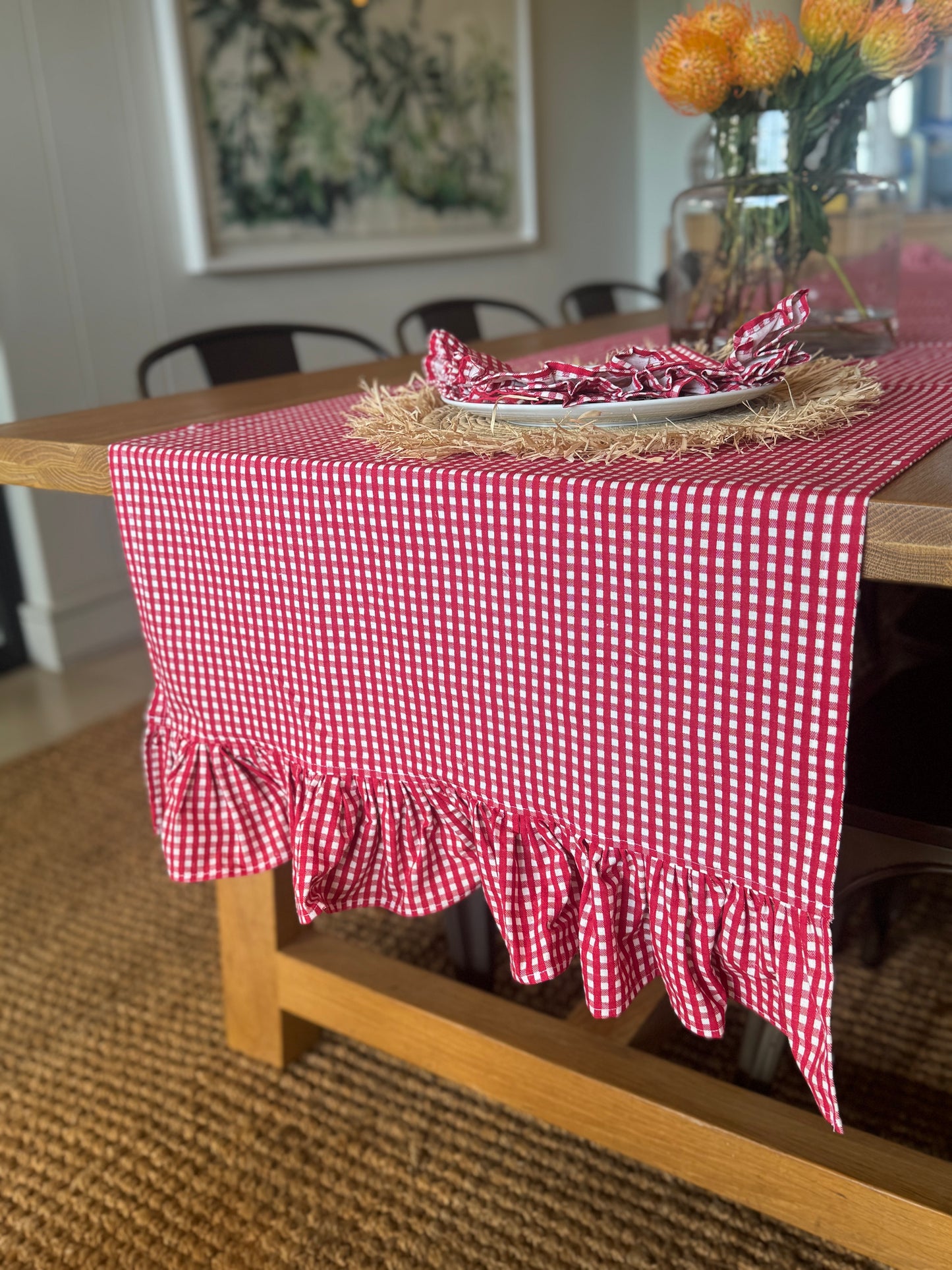 Frill table runner