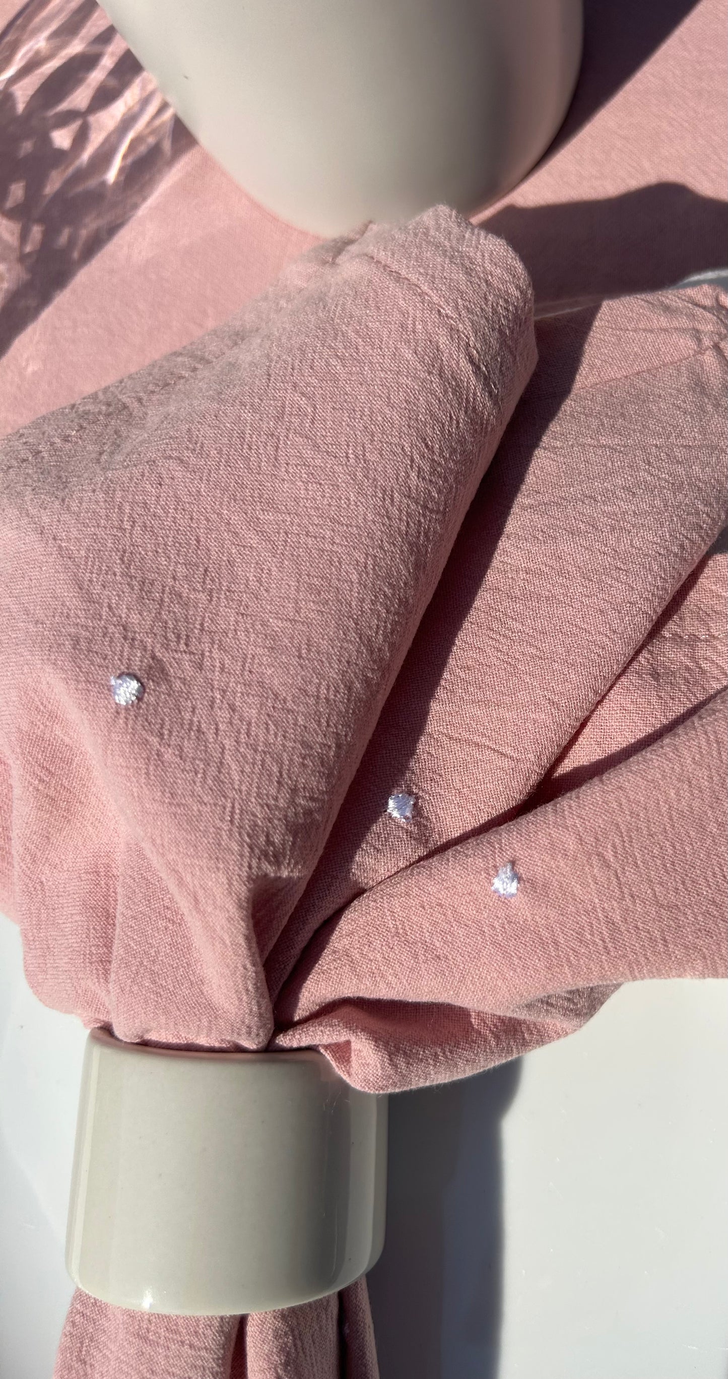 Embroidered Rosé napkin set
