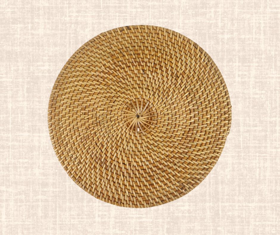 Round rattan placemat