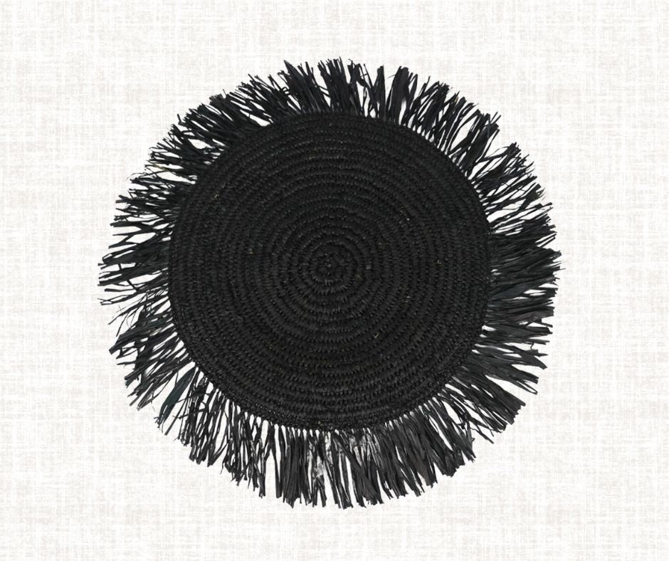 Round raffia placemats