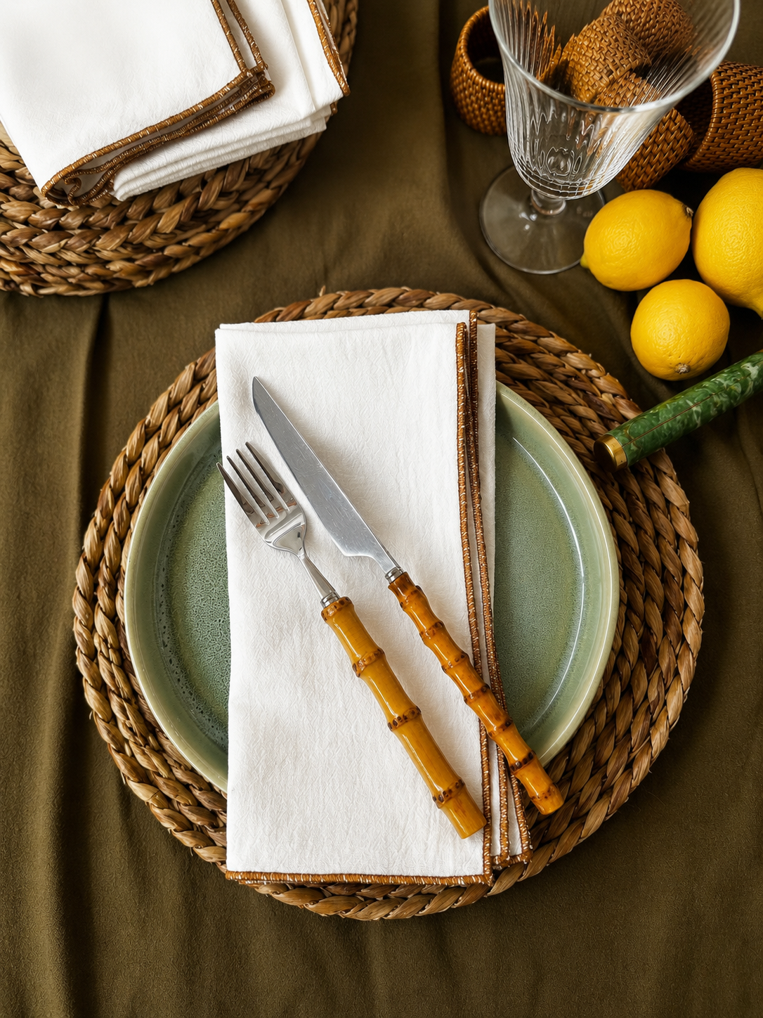 Ivory napkin set with coloured trim