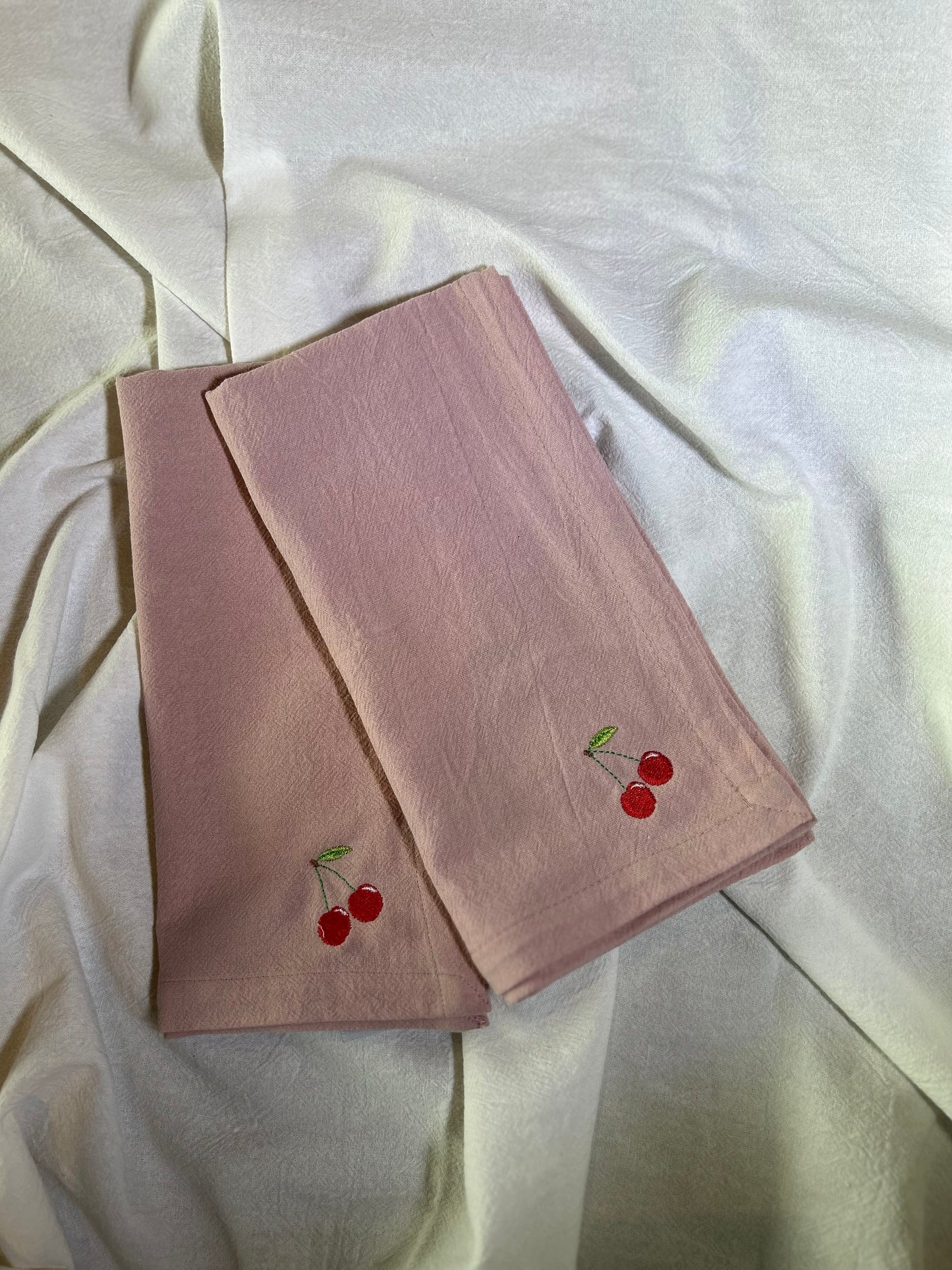Embroidered cherry napkin set