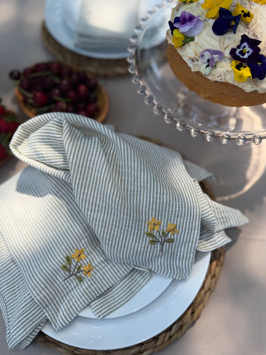 Flower embroidered napkins