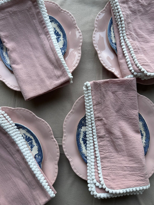 Rosé pompom napkins