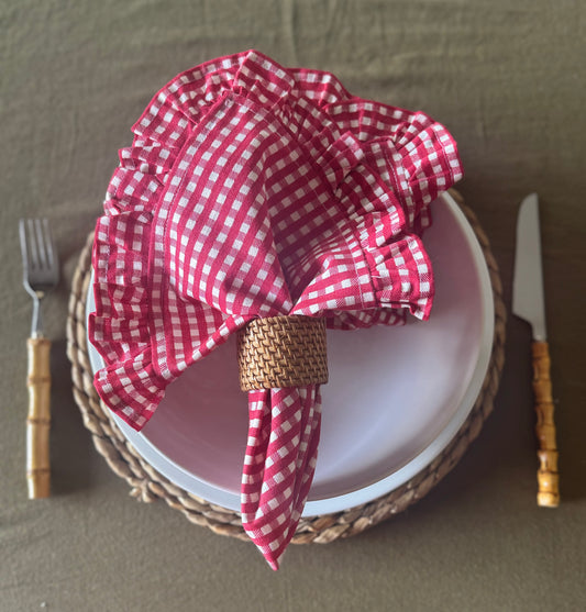 The red check frill napkin set