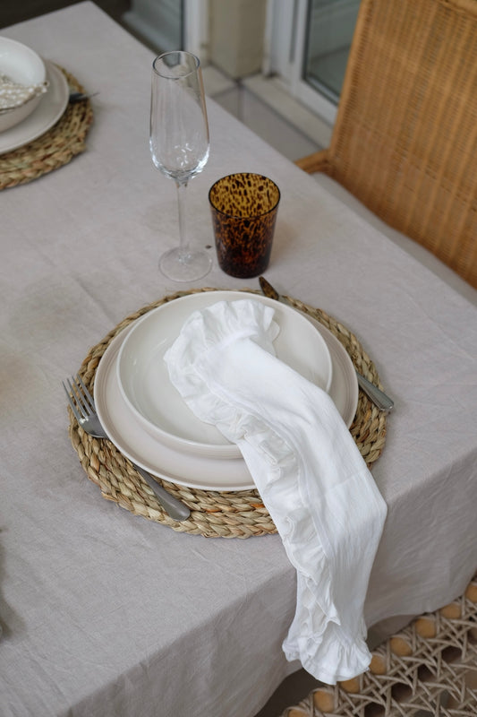 The ivory frill napkin set