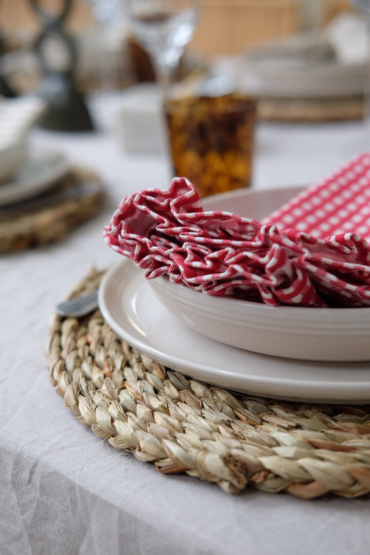 The red check frill napkin set