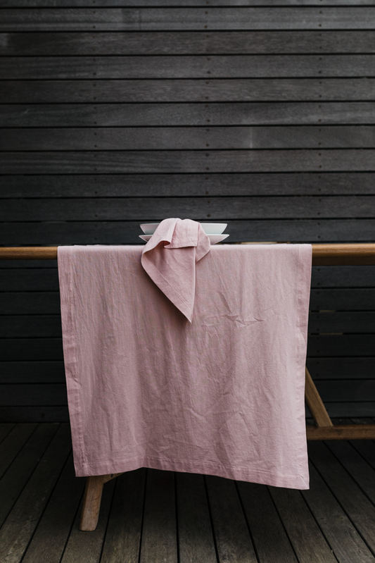 Rosé table runner